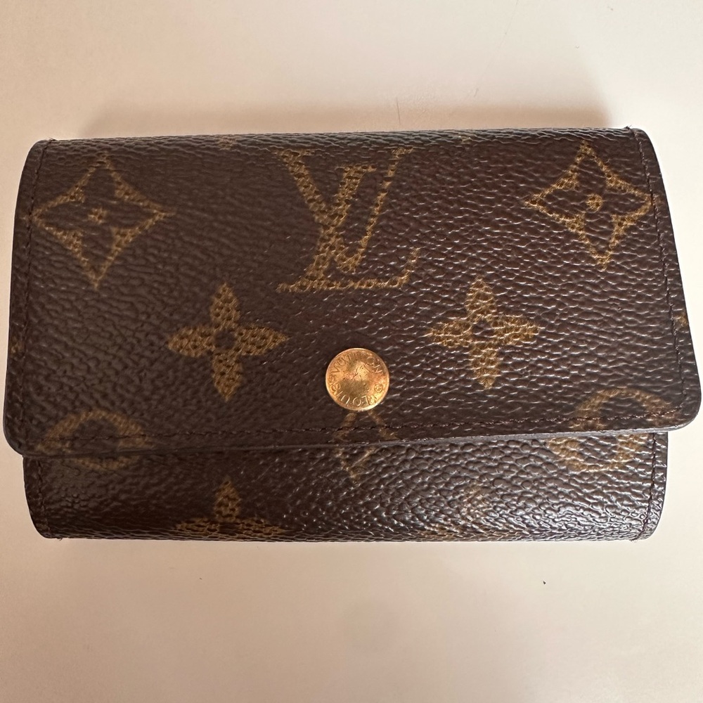 Louis Vuitton 6 keyring holder